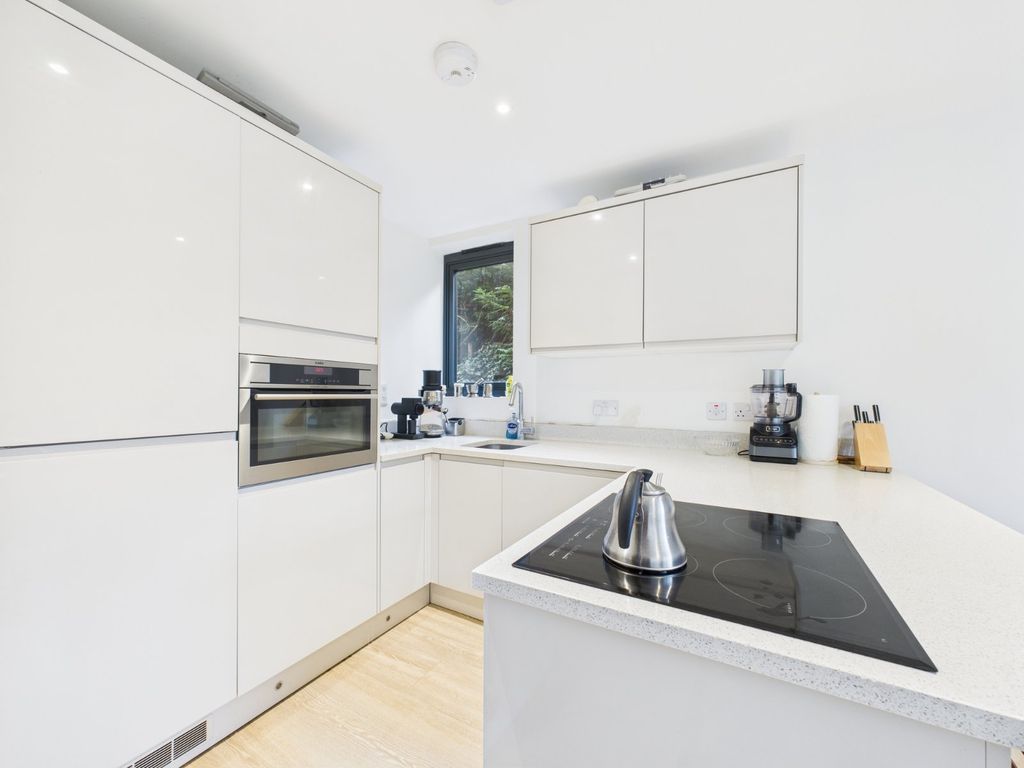 Property photo 3 of 12 Kitchen