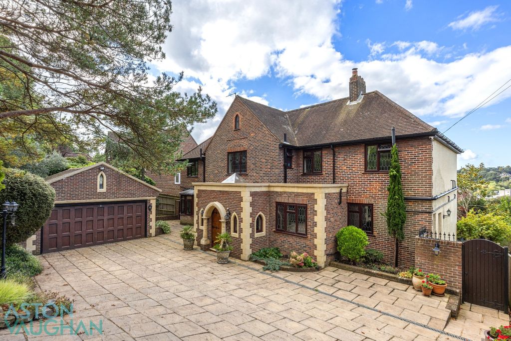 Property photo 1 of 43 4823100