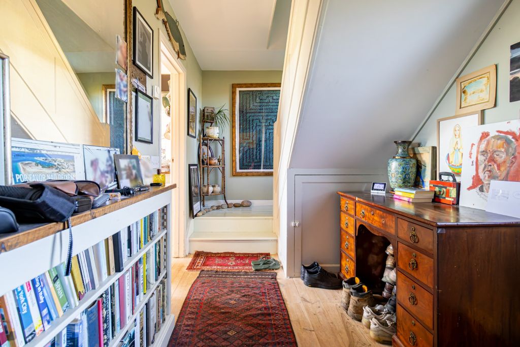 Property photo 3 of 30 709627