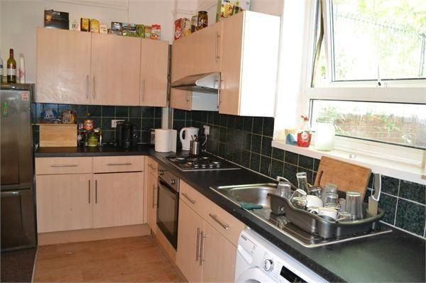 Property photo 2 of 17 Kitchen/Lounge