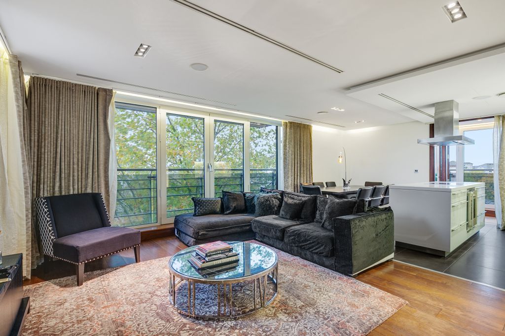 Property photo 1 of 12 Reception Room