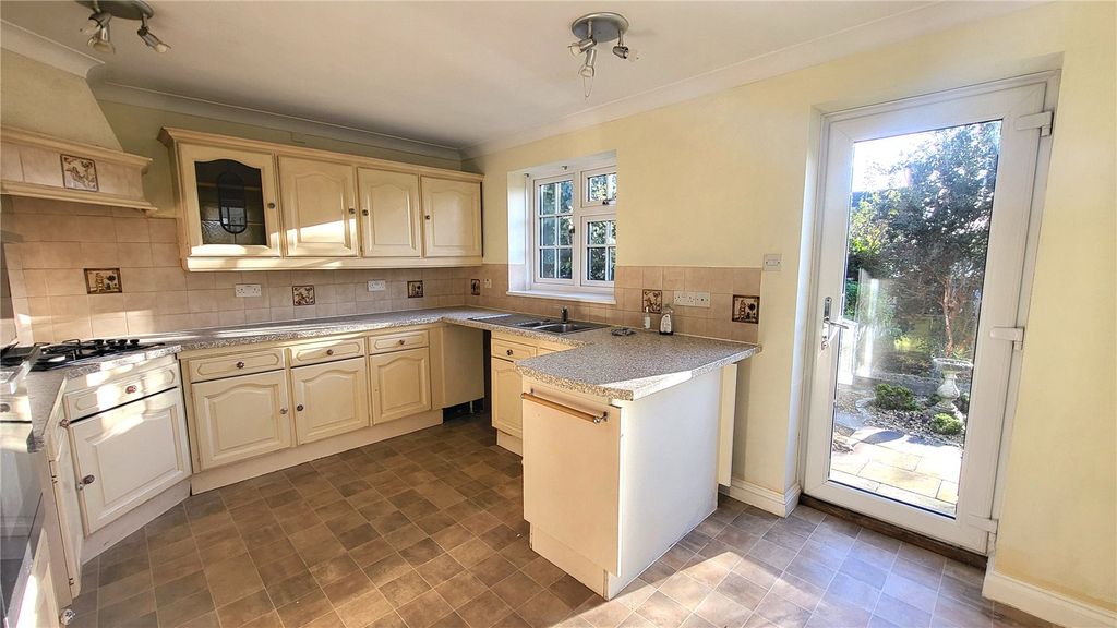 Property photo 3 of 10 Picture 3