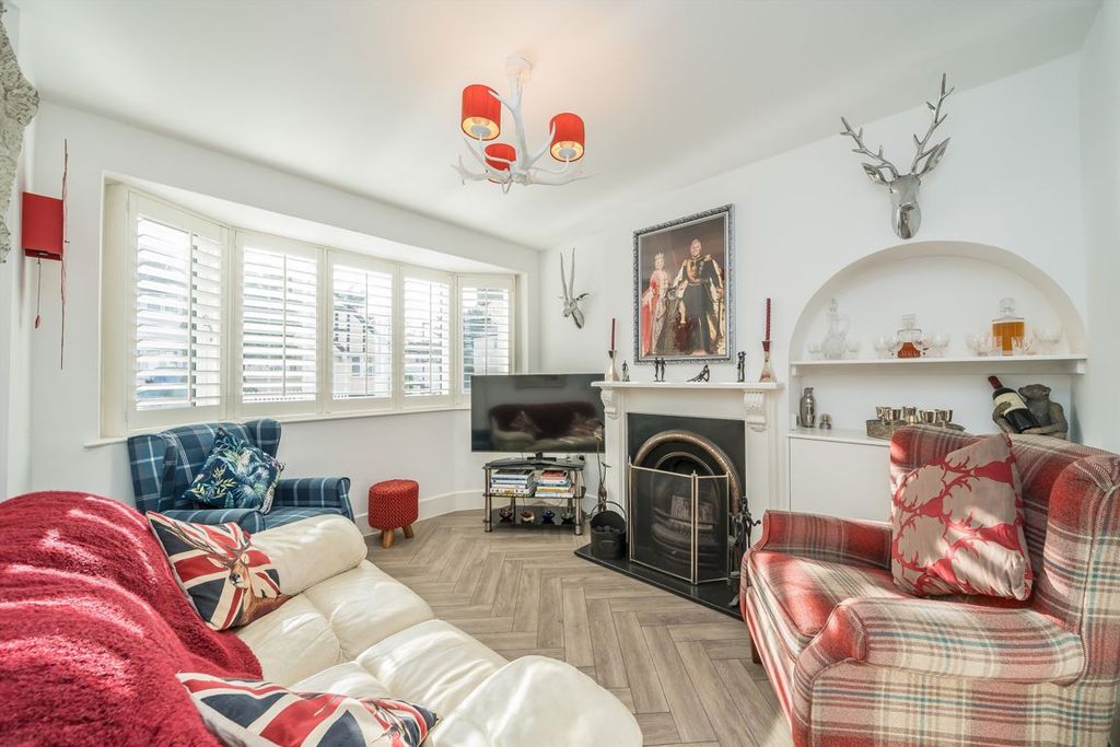 Property photo 2 of 9