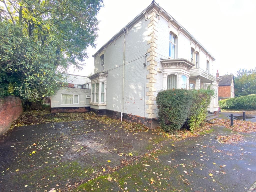 Property photo 2 of 24