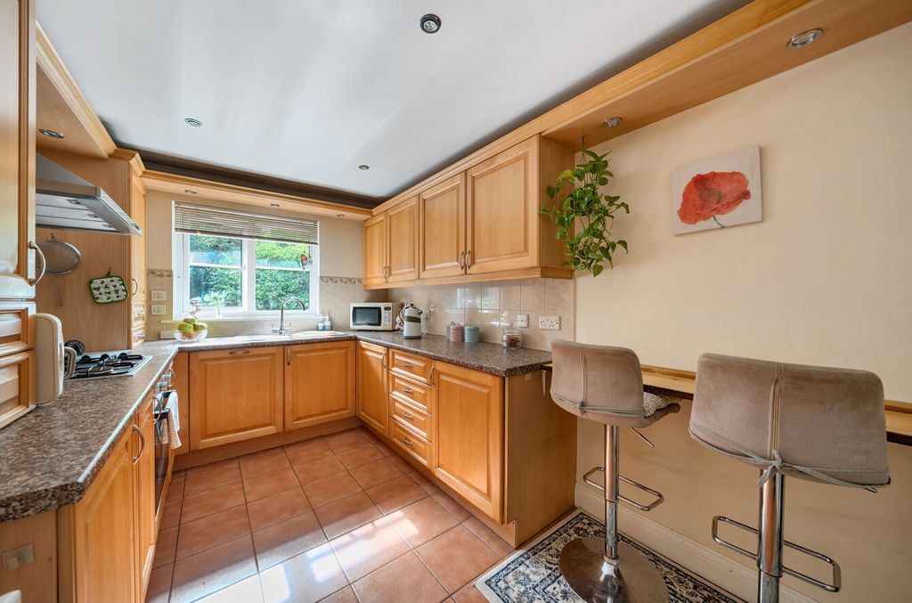 Property photo 3 of 11 1361823-11-68Dbd0...