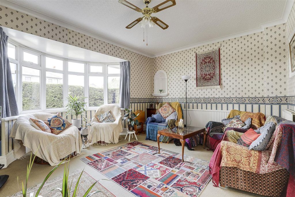 Property photo 2 of 22