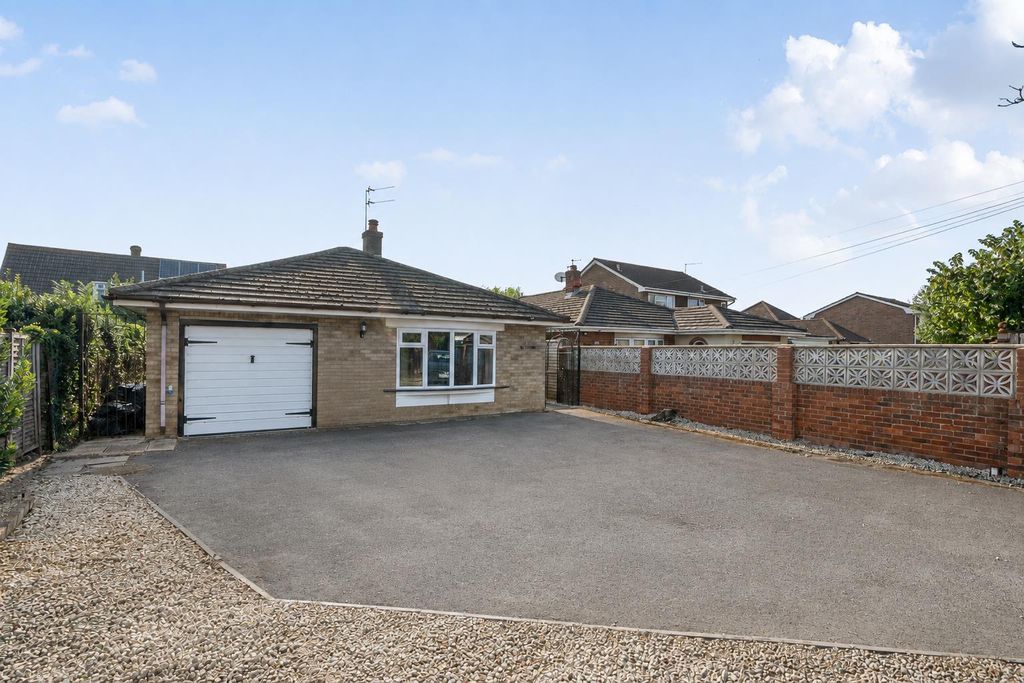 Property photo 1 of 14 14B33E98-9Bac-4B2B-920c-00Aedece6A97.Png