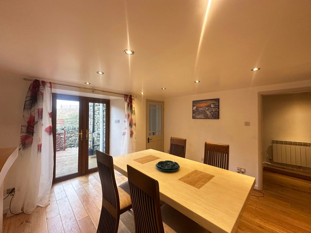 Property photo 3 of 28