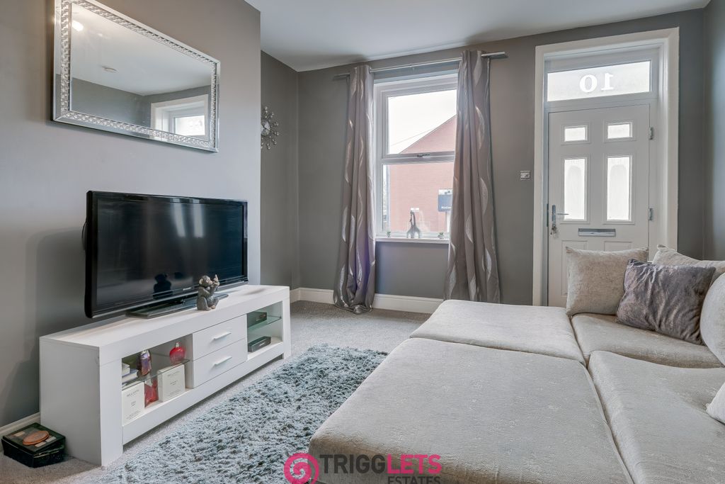 Property photo 2 of 14