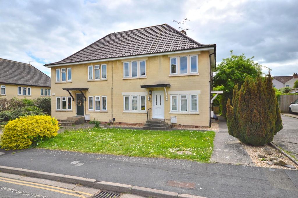 Property photo 1 of 10 Outside