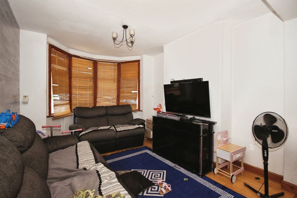Property photo 2 of 16 Pbox-Img.Jpg