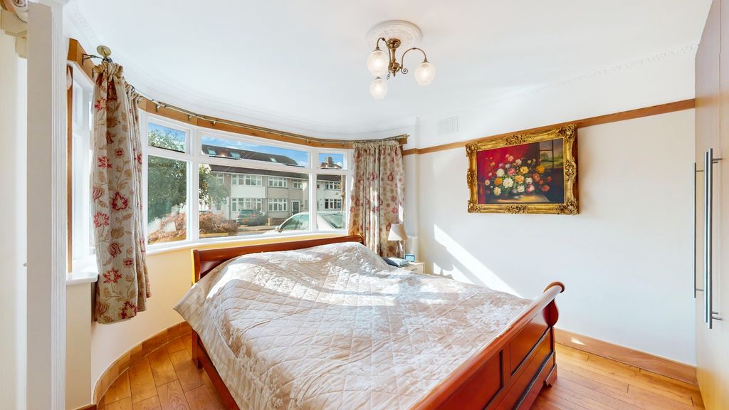 Property photo 2 of 13 4524622