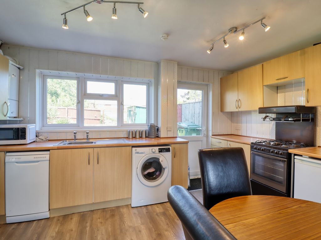 Property photo 2 of 14 Kitchen Ewemove Swindon South