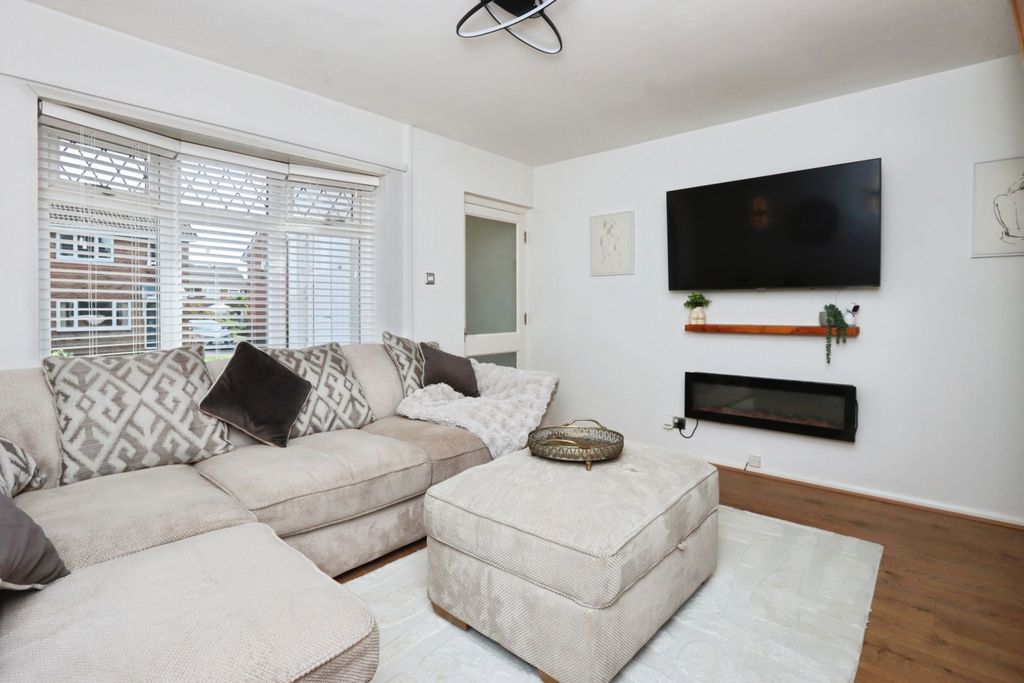 Property photo 2 of 20 Pbox-Img.Jpg