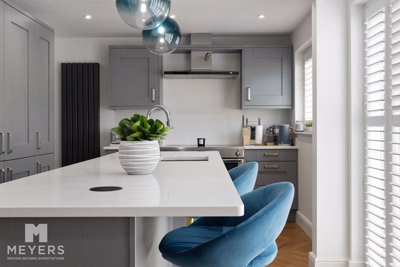 Property photo 3 of 17 Kitchen