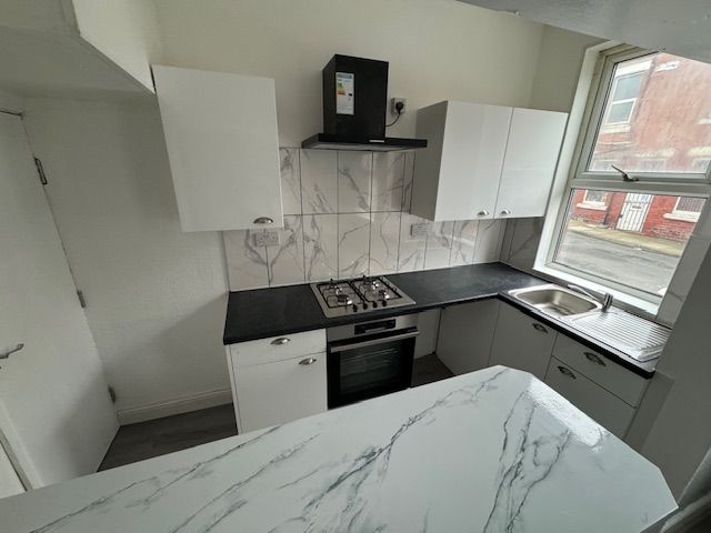 Property photo 3 of 15 Entrance Porch