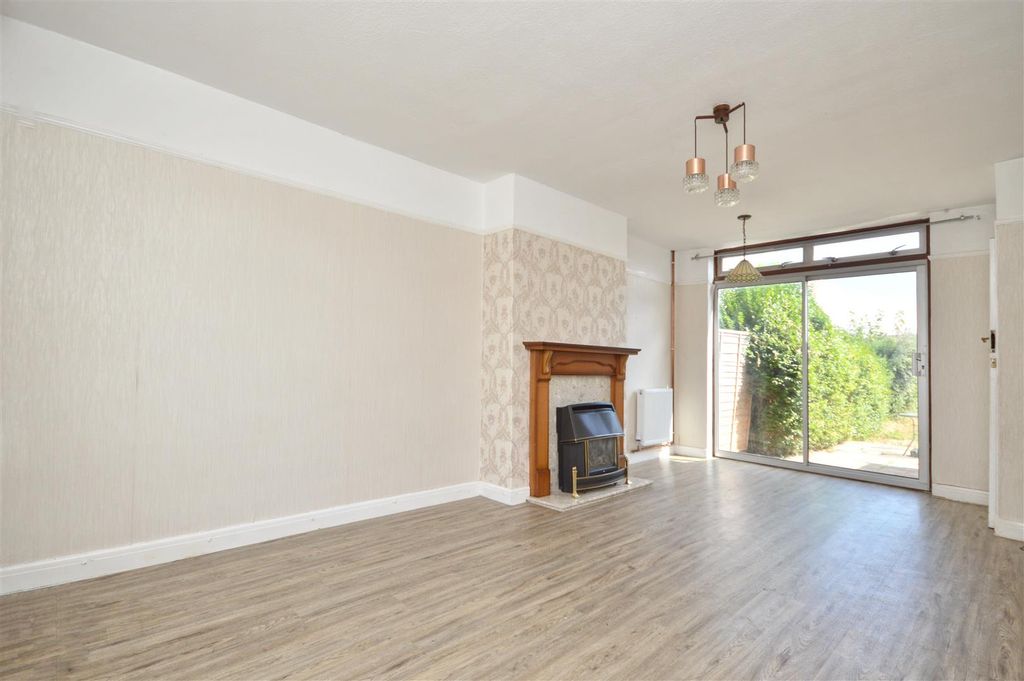 Property photo 3 of 16 Sitting/Dining Room