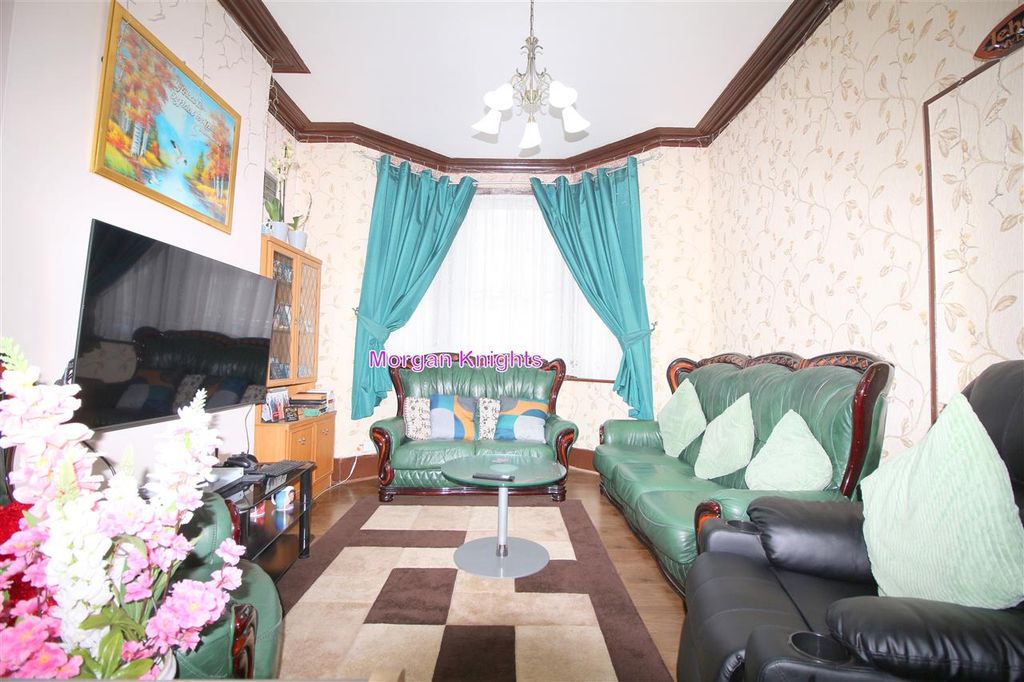 Property photo 2 of 18