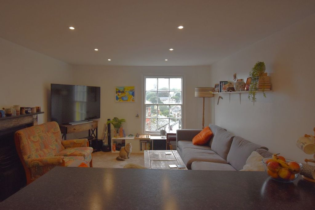 Property photo 1 of 3