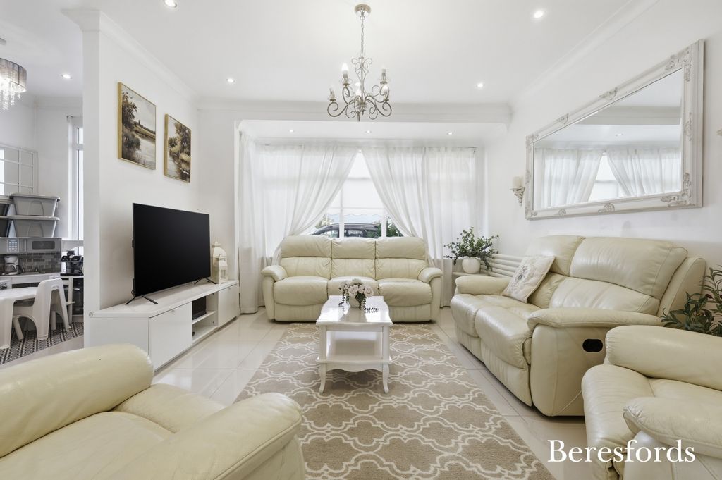 Property photo 3 of 23 Picture No. 13