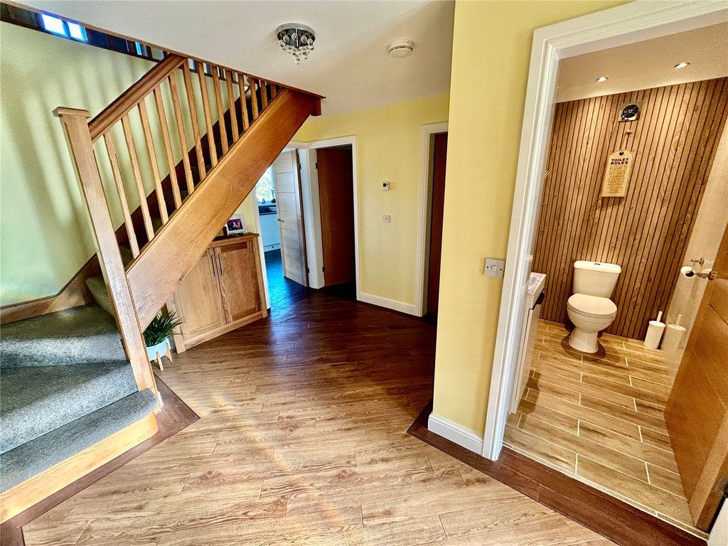 Property photo 3 of 42 Picture No. 11