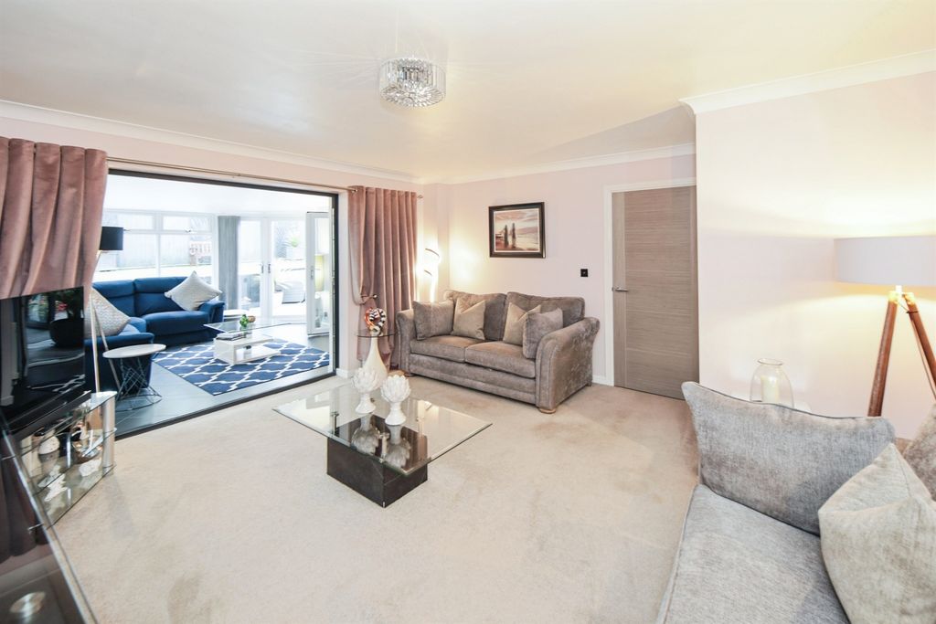 Property photo 2 of 17