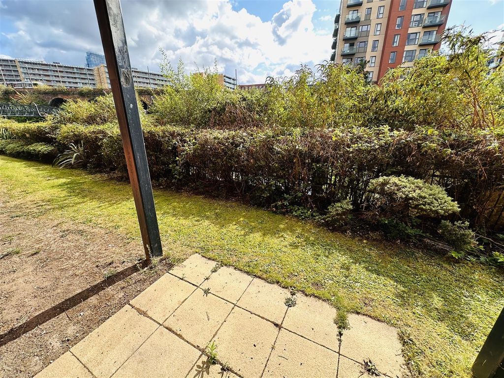 Property photo 3 of 12