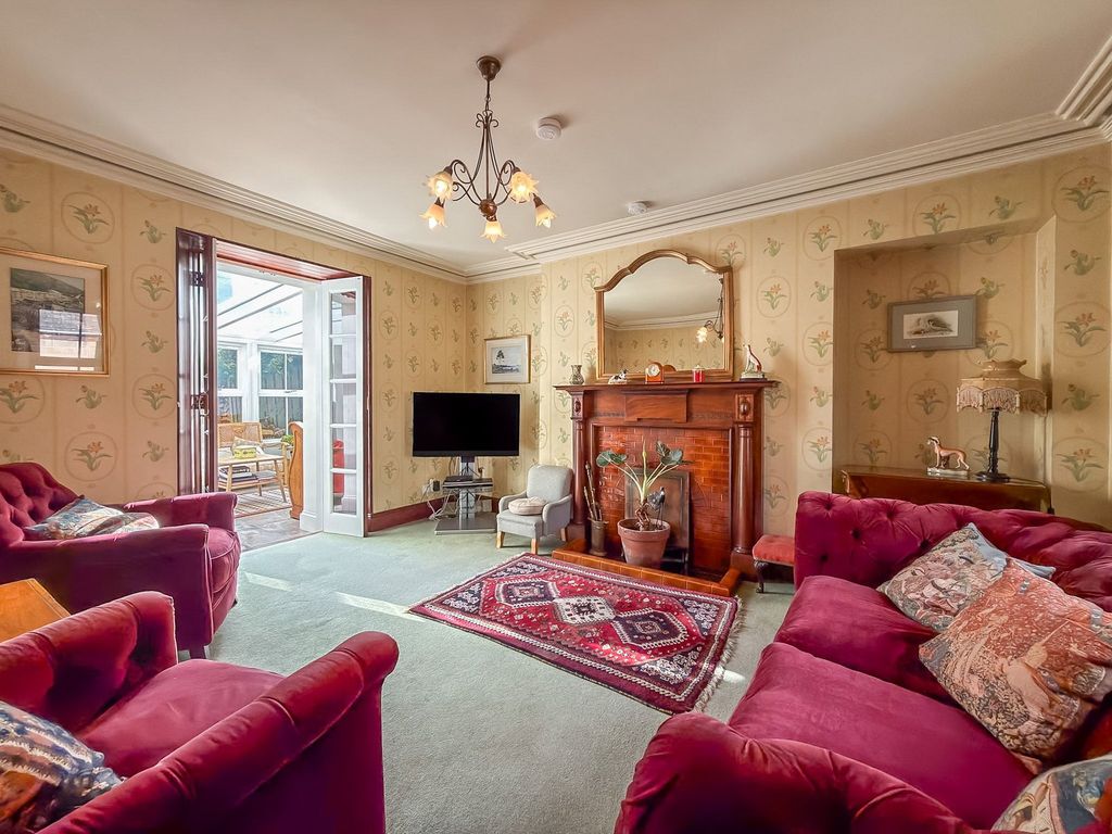 Property photo 3 of 33