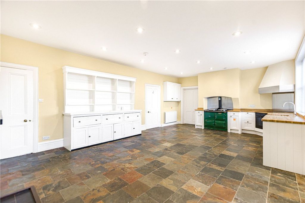 Property photo 3 of 43 Picture No. 05