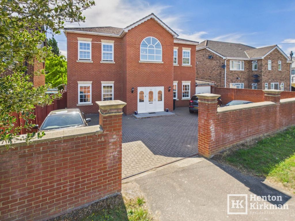Property photo 1 of 40