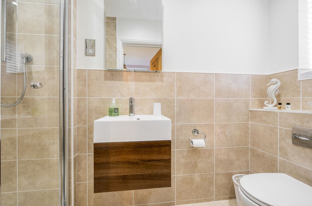 Additional image 18 of Something went wrong