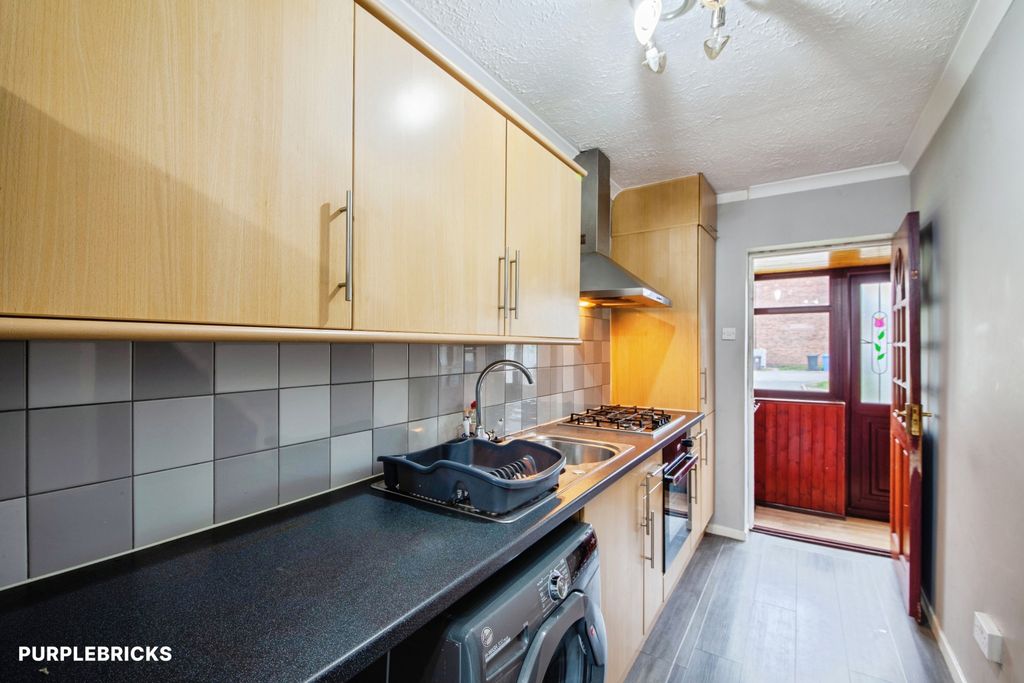 Property photo 3 of 31