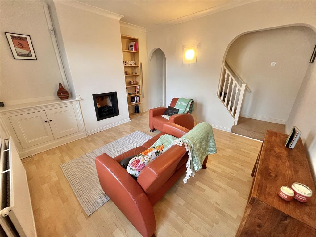 Property photo 2 of 14