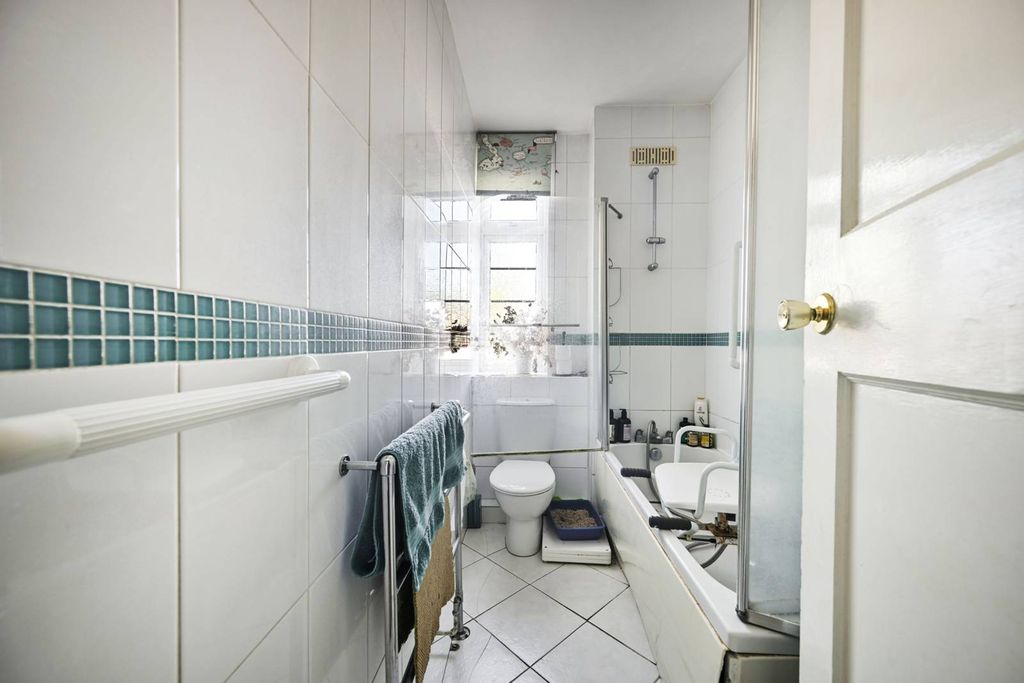 Property photo 3 of 7