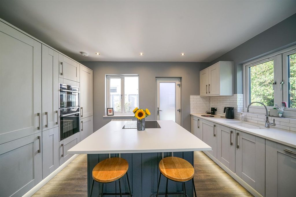 Property photo 3 of 33 Kitchen/Lounge/Dining Room