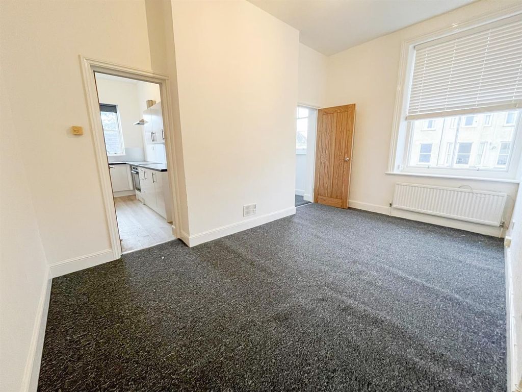 Property photo 2 of 11 3-Cb194E2B-d85F-448d-978E-2B60F5A66E9A.Jpg