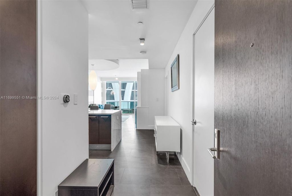 Property photo 3 of 50 <Alttext/>