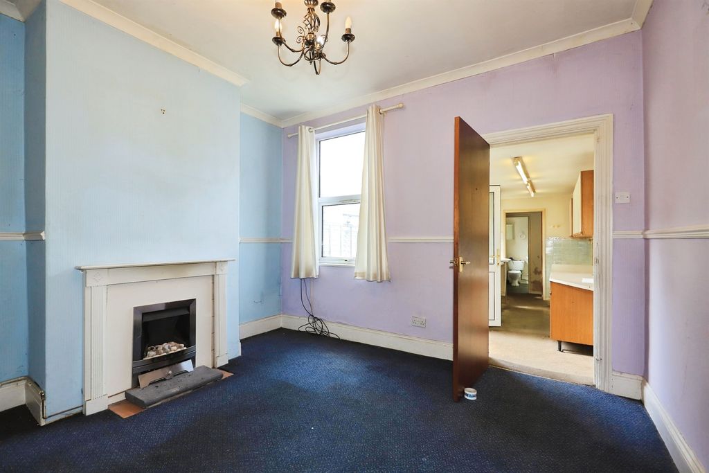 Property photo 3 of 18