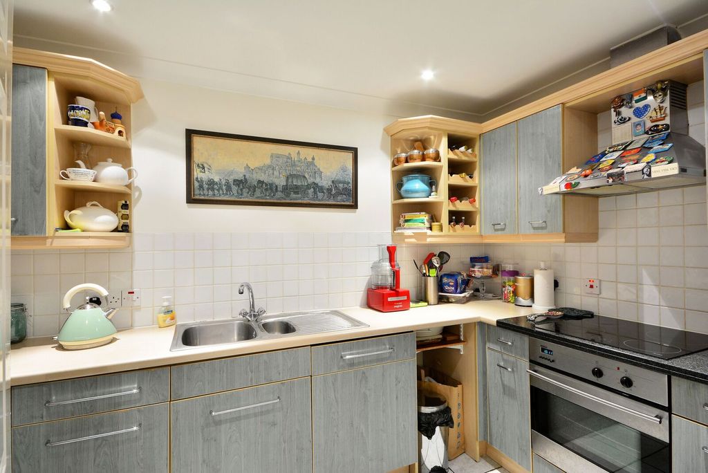 Property photo 2 of 8