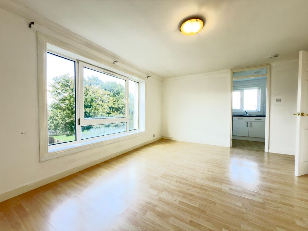 Property photo 2 of 13 4468074