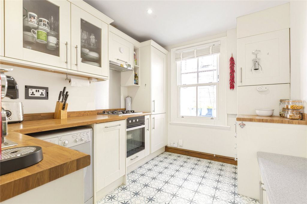 Property photo 2 of 13 Kitchen