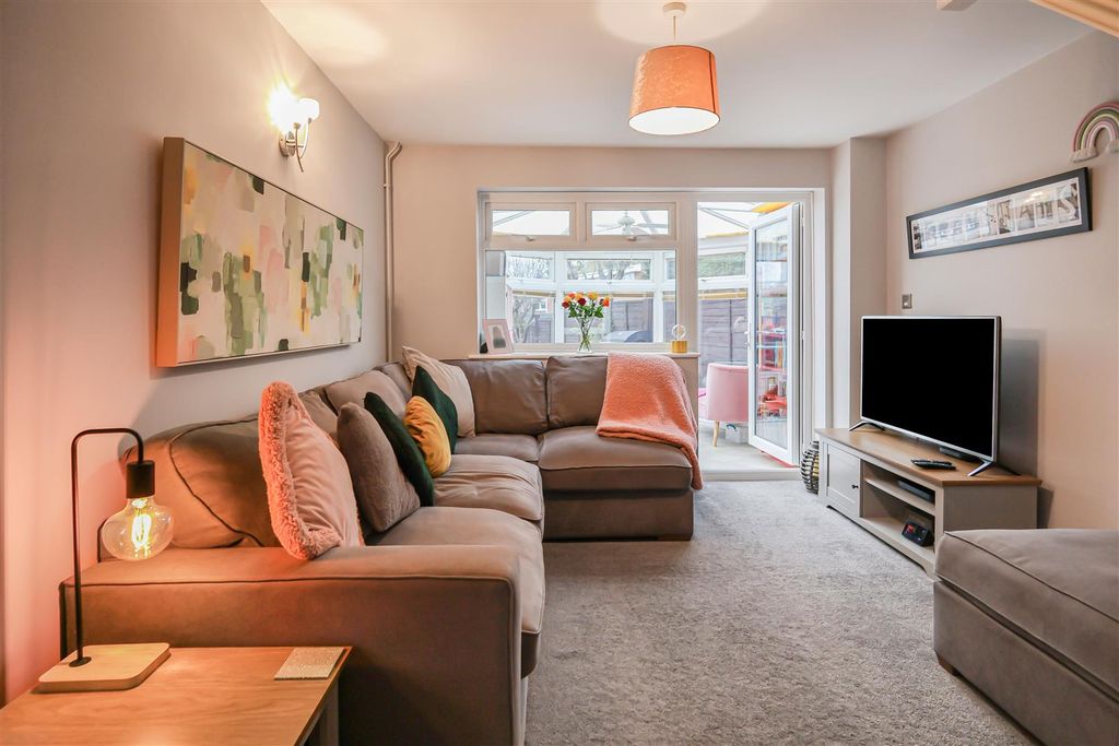 Property photo 3 of 13 24_72272.Jpg