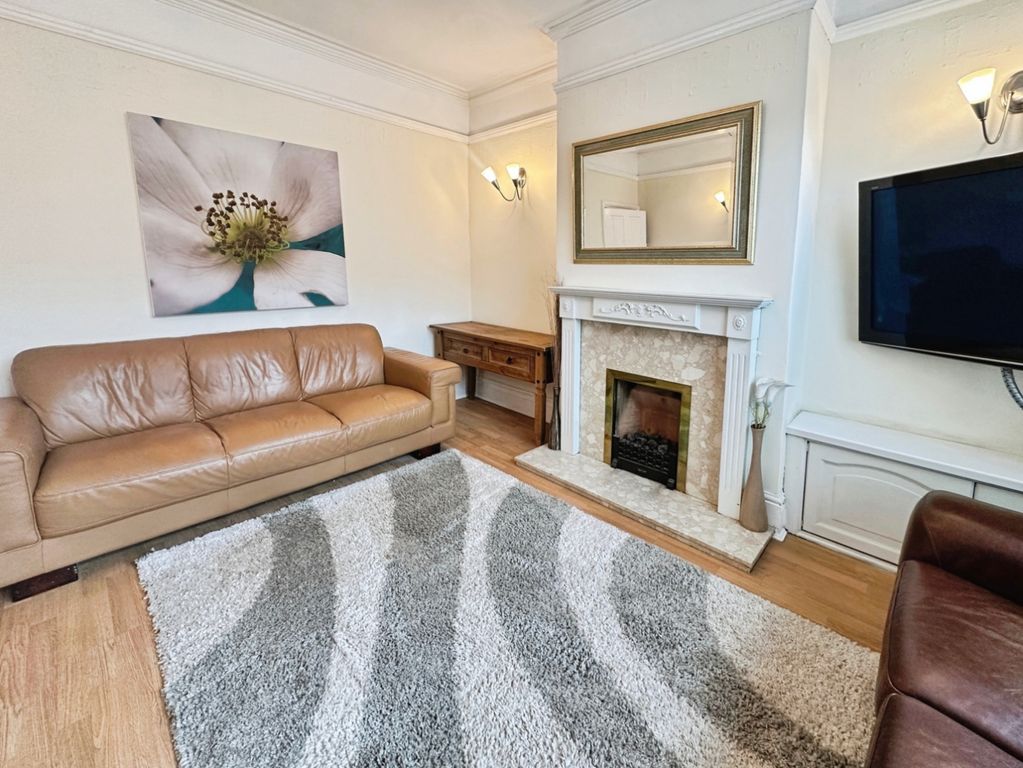 Property photo 1 of 19 Living Room