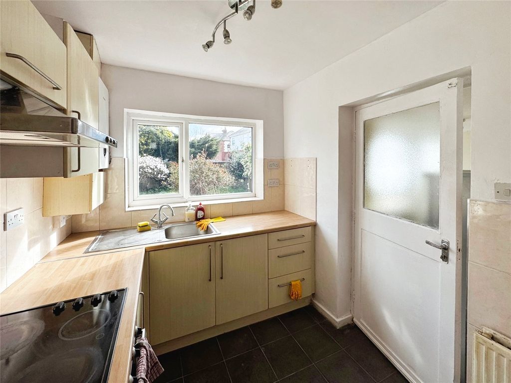 Property photo 2 of 14 Kitchen