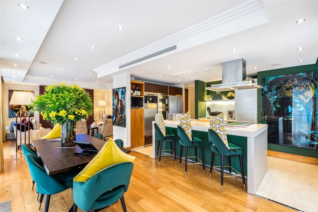 Property photo 2 of 24 Kitchen/Dining