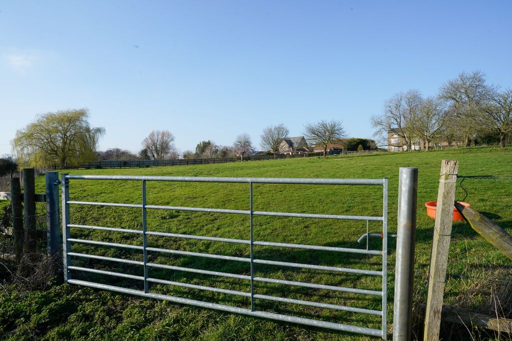 Property photo 3 of 4 Photo 3