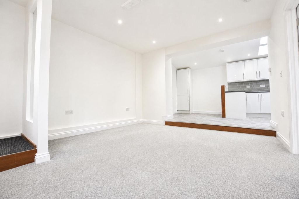 Property photo 3 of 9 A Living.Png