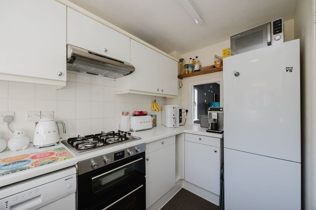 Property photo 3 of 20