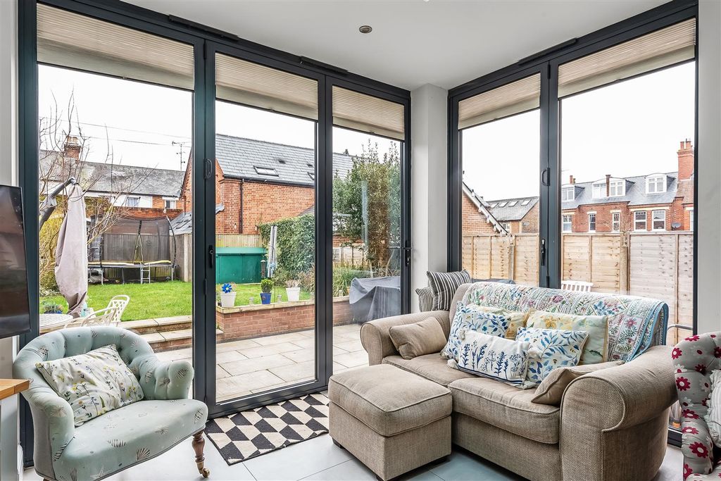 Property photo 3 of 25 6-Lonsdale-Road-30.Jpg