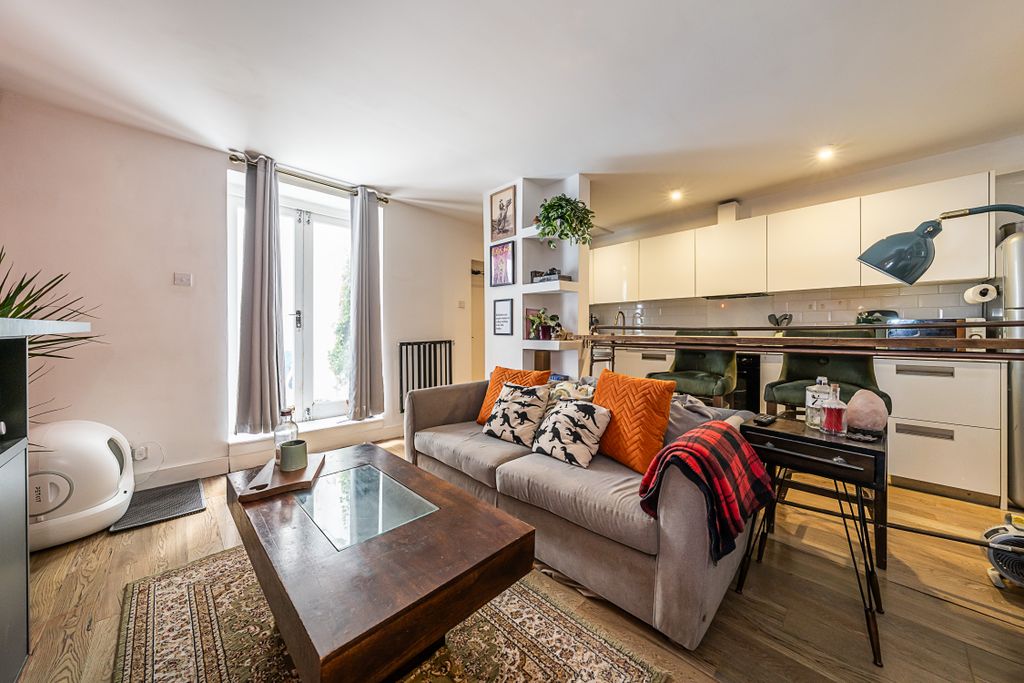 Property photo 1 of 12 1